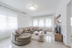 Hometown Apartment
